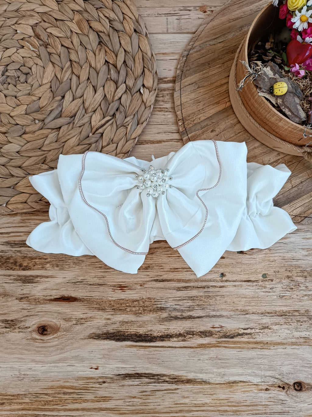 Yenidoğan Wool Yün Kumaş Taç Nakışlı Güpür Duvaklı Fiyonk Prizma Taş Unisex Kundak Bebek Battaniyesi