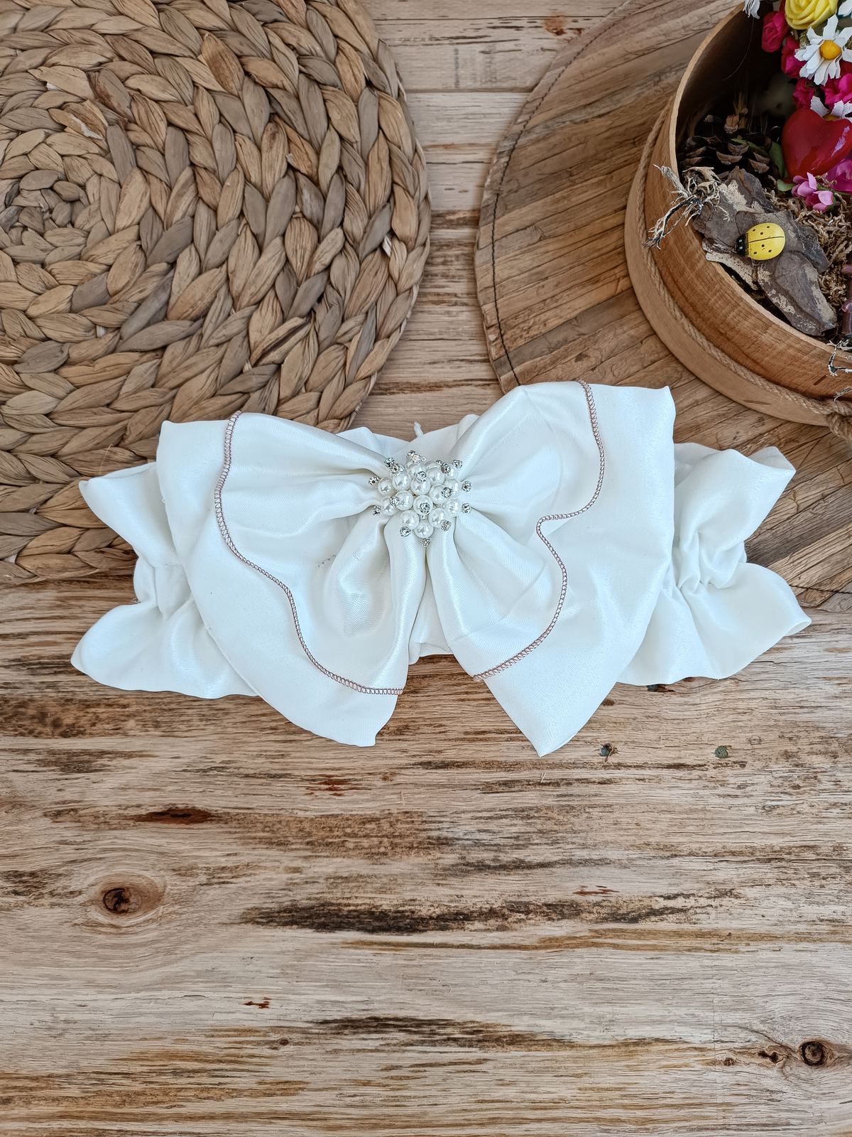 Yenidoğan Wool Yün Kumaş Taç Nakışlı Güpür Duvaklı Fiyonk Prizma Taş Unisex Kundak Bebek Battaniyesi