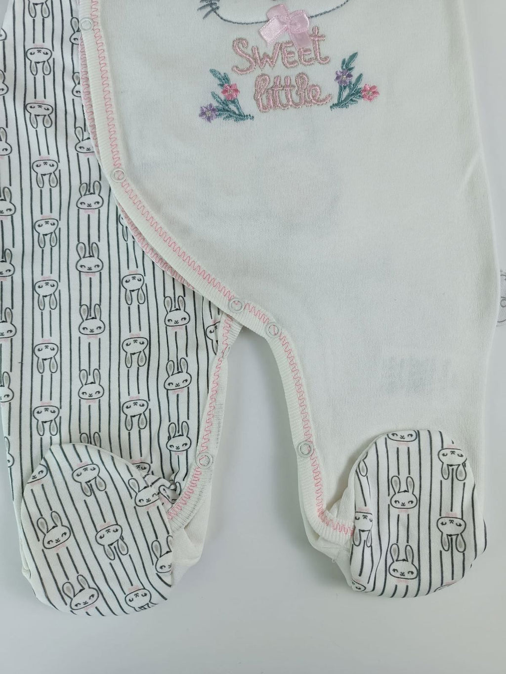 0-3 3-6 Ay Minik Tavşan Nakışlı Boydan Çıtçıt Kapamalı Kız Erkek Bebek Tulumu