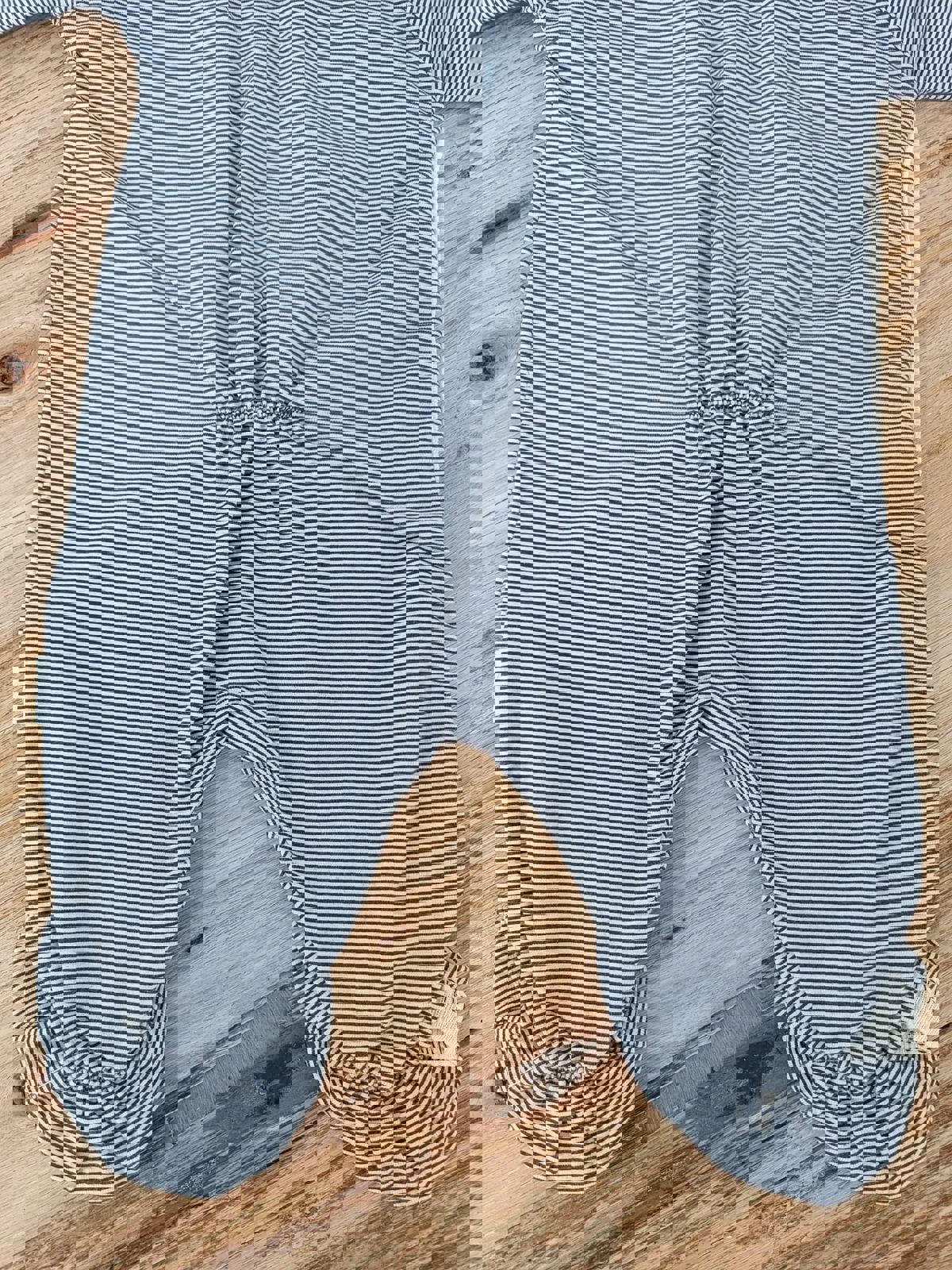 0-3 3-6 Ay Papyonlu Çizgi Desen Çıtçıt Kapama Kasketli Erkek Bebek Tulumu