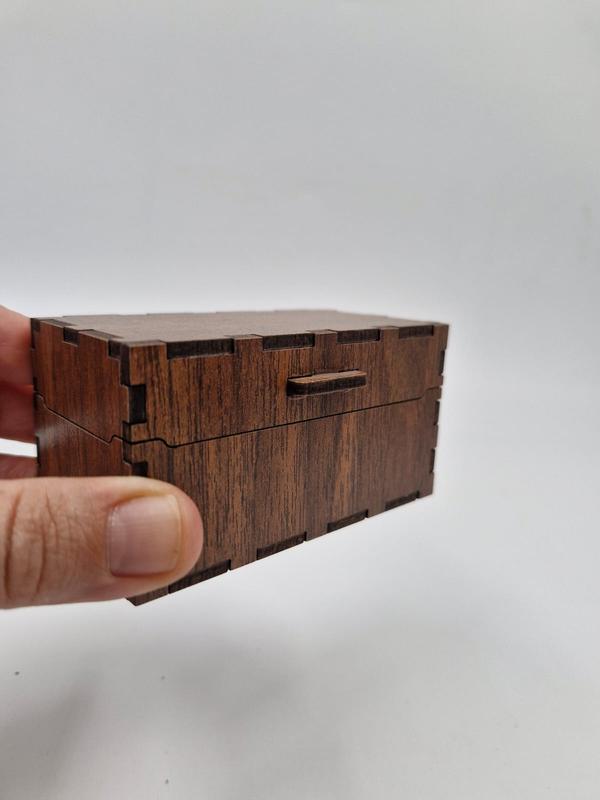 Ahşap Dekoratif Kutu Ceviz Desenli 9 cm x 5 cm x 5 cm