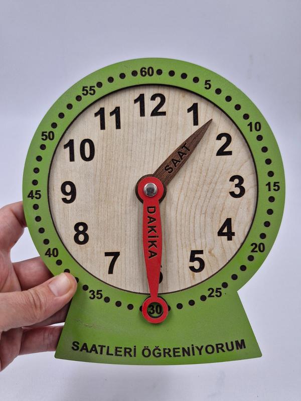 Ahşap Saatleri Öğreniyorum Montessori Eğitici Oyuncak Yeşil Renk 19 cm x 15 cm